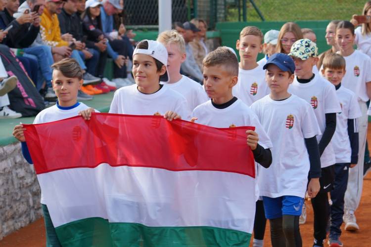 Hat érem a Champions Bowl világdöntőjéről